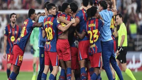 中国短道速滑女队夺冠历程：接力金牌映照奋斗，助力团队未来腾飞——中新网报道